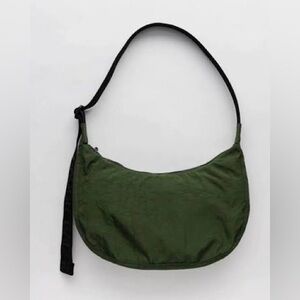BAGGU Bay Laurel Medium Crescent Bag